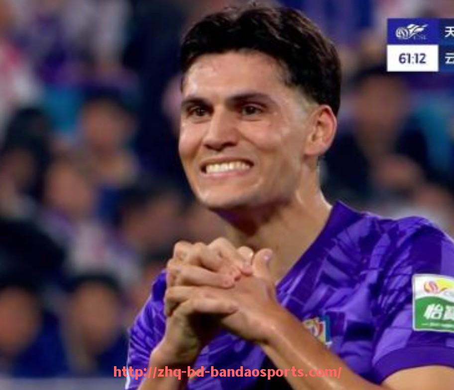 半岛体育-CBA会踢足球的运动员:篮球运动员的足球才艺展示