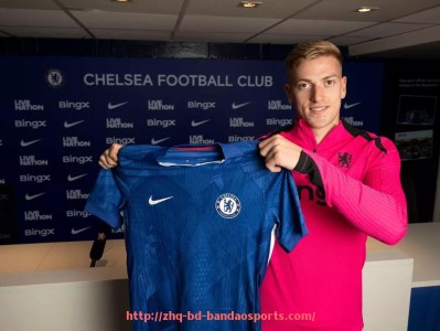 半岛体育-英超联赛各足球队球衣大全及图文展示